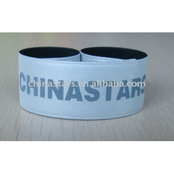 Pulsera reflectante con logo personalizado